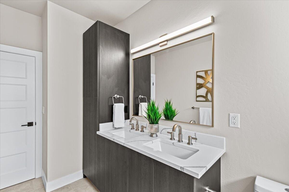 852 Oak Street. Ashland, OR 97520