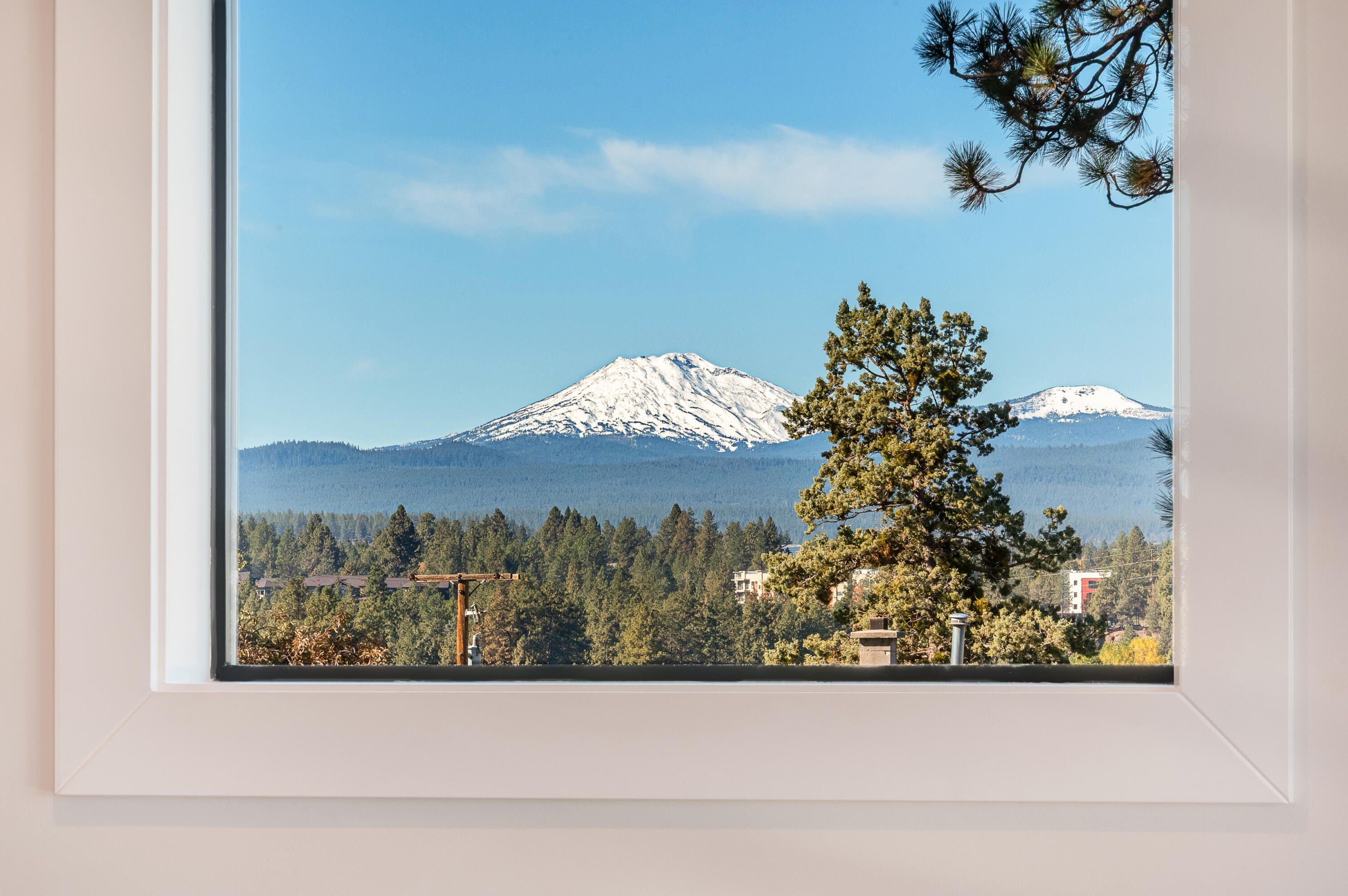 334 Sw Roosevelt Avenue Unit 2. Bend, OR 97702