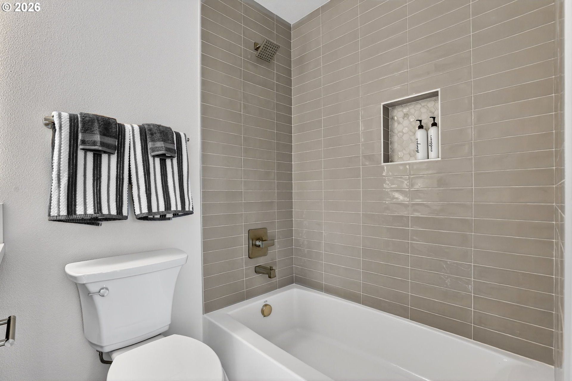 5228 Se Knapp. Portland, OR 97206