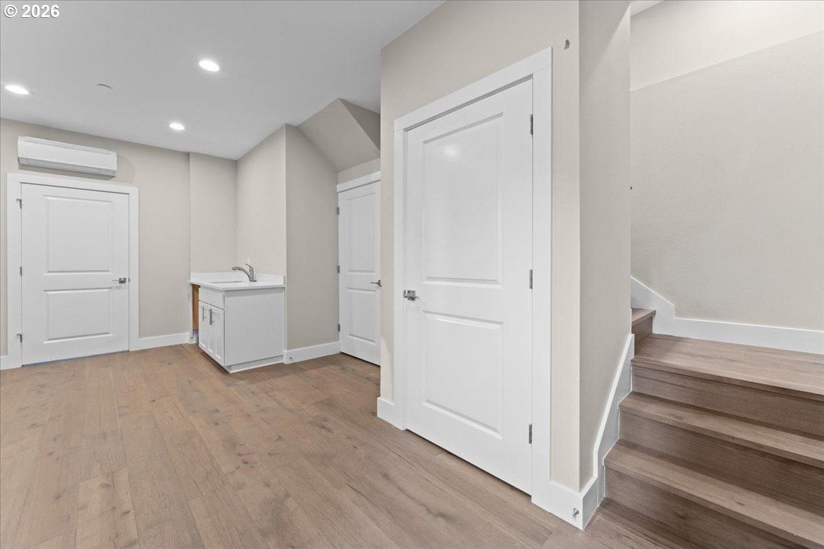 9824 Sw 34Th Pl. Portland, OR 97219