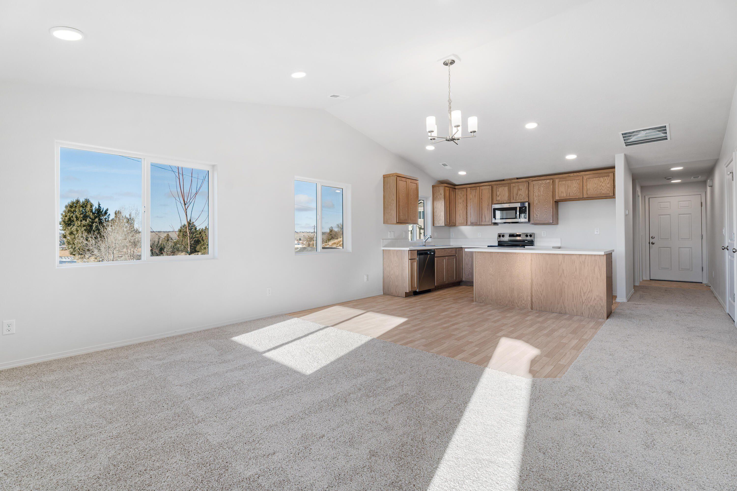 895 Se Starview Avenue Se. Madras, OR 97741