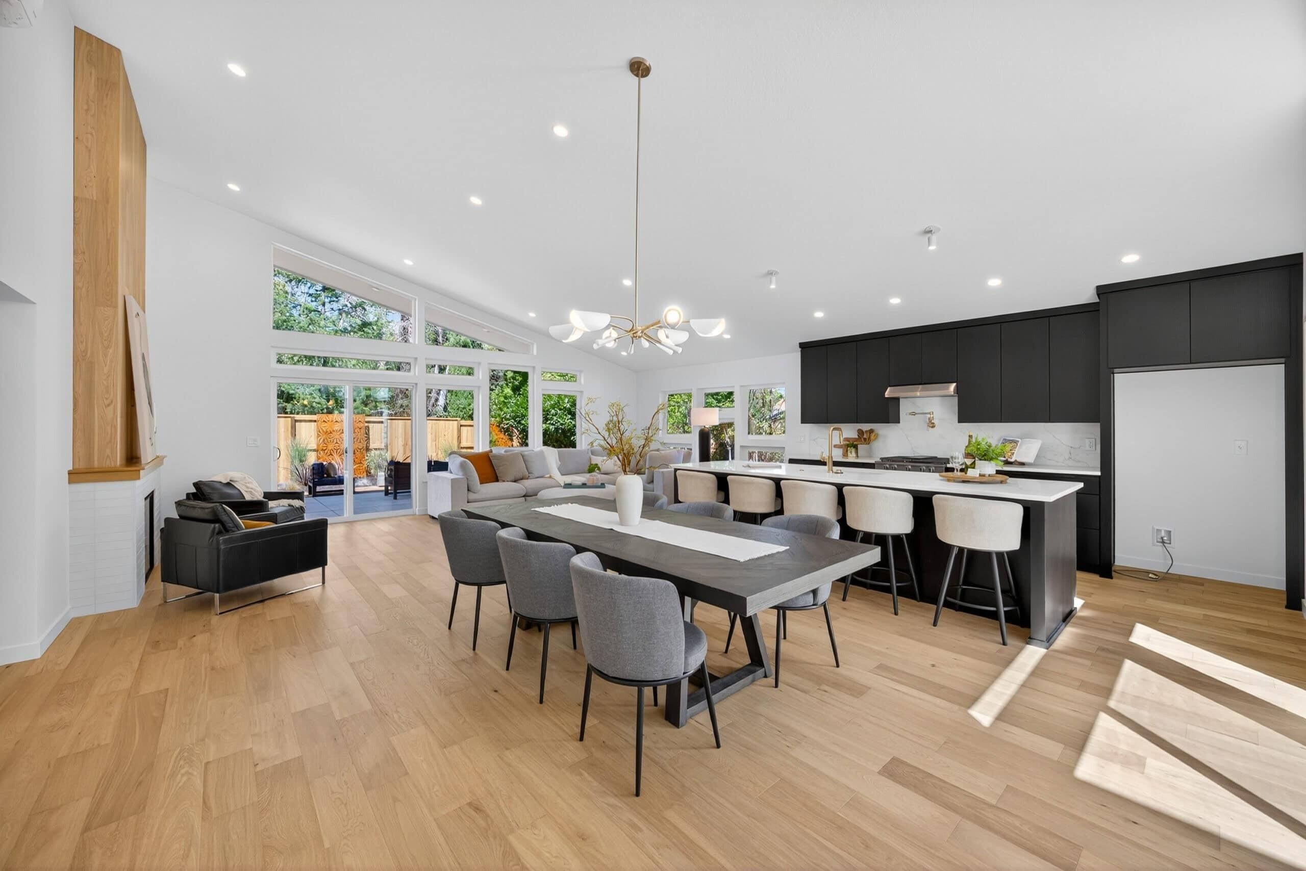 108 Madison Street. Talent, OR 97540