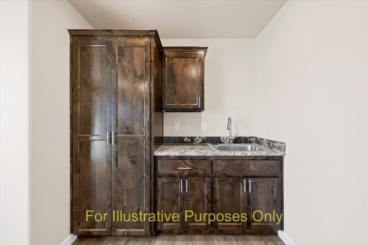 7871 Houston Loop. White City, OR 97503