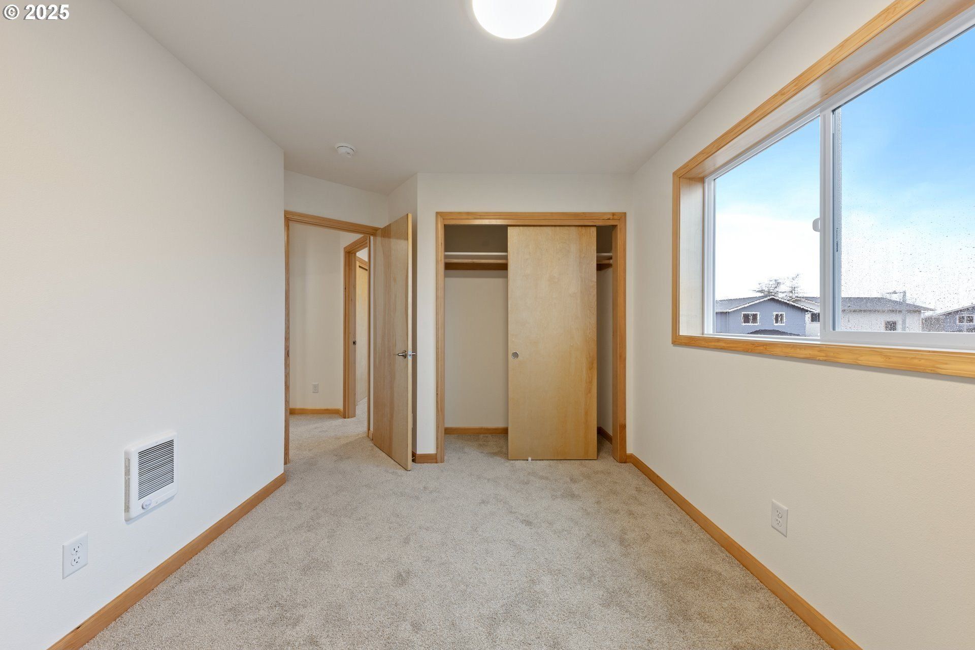 658 St Charles. Eugene, OR 97402