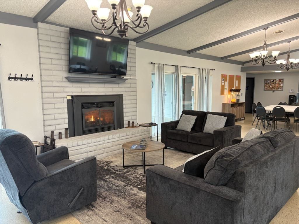 13640 S E Highway 212 127. Clackamas, OR 97015