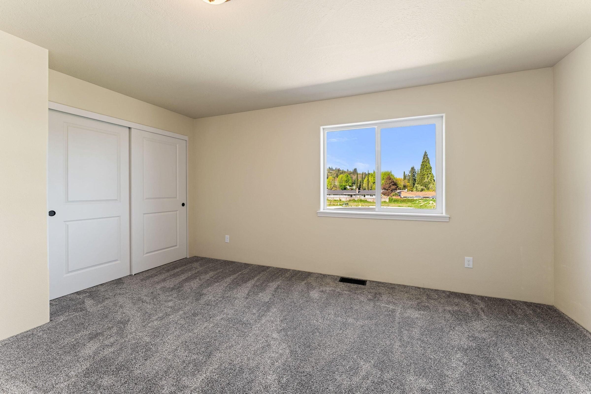 171 Se Champagne Court. Grants Pass, OR 97527