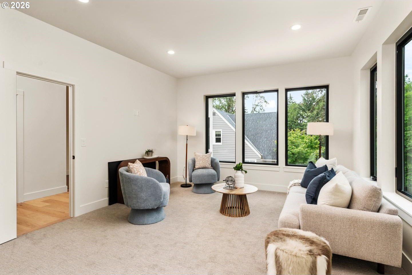 15592 Waluga. Lake Oswego, OR 97035
