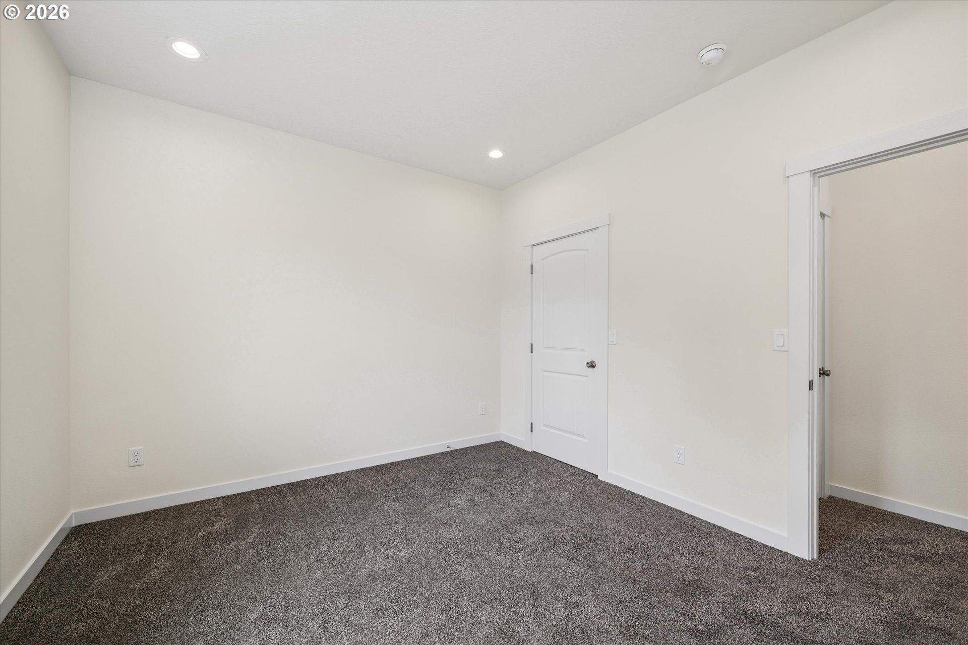 763 Boulder Loop. Creswell, OR 97426