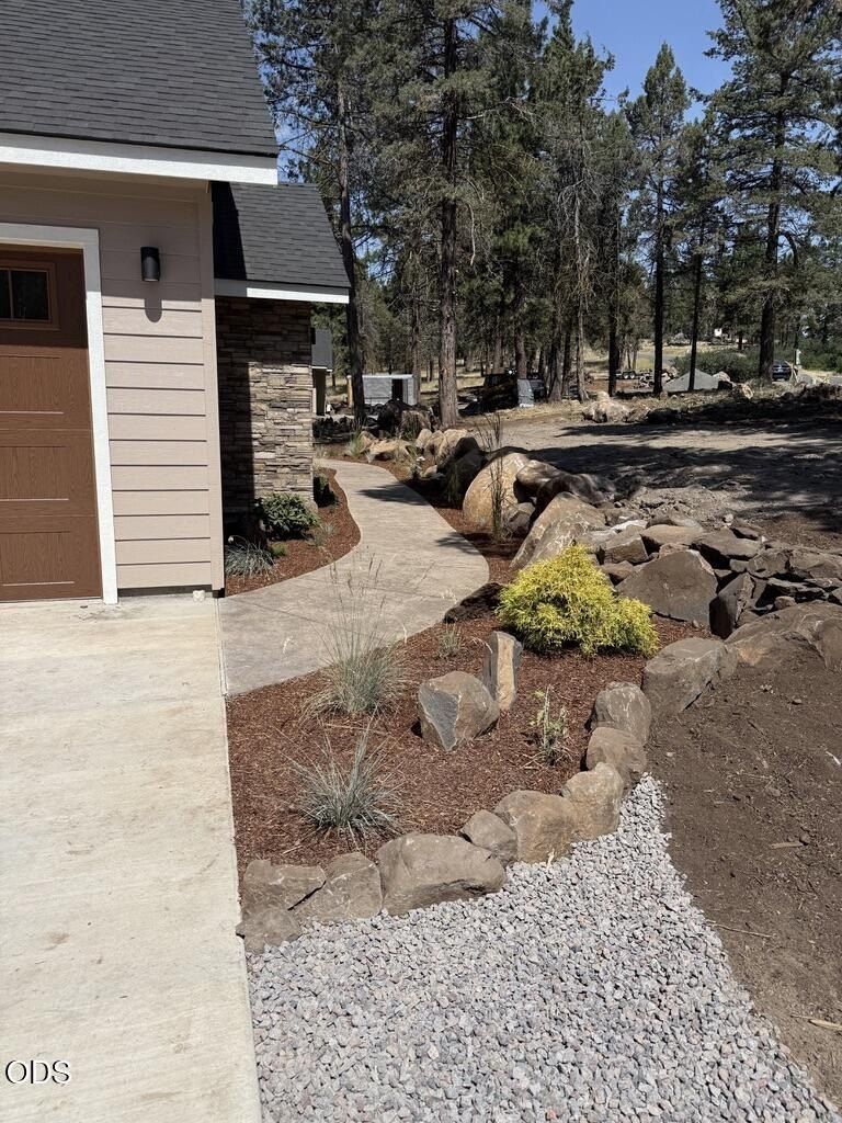 11504 Crossbill Drive. Klamath Falls, OR 97601