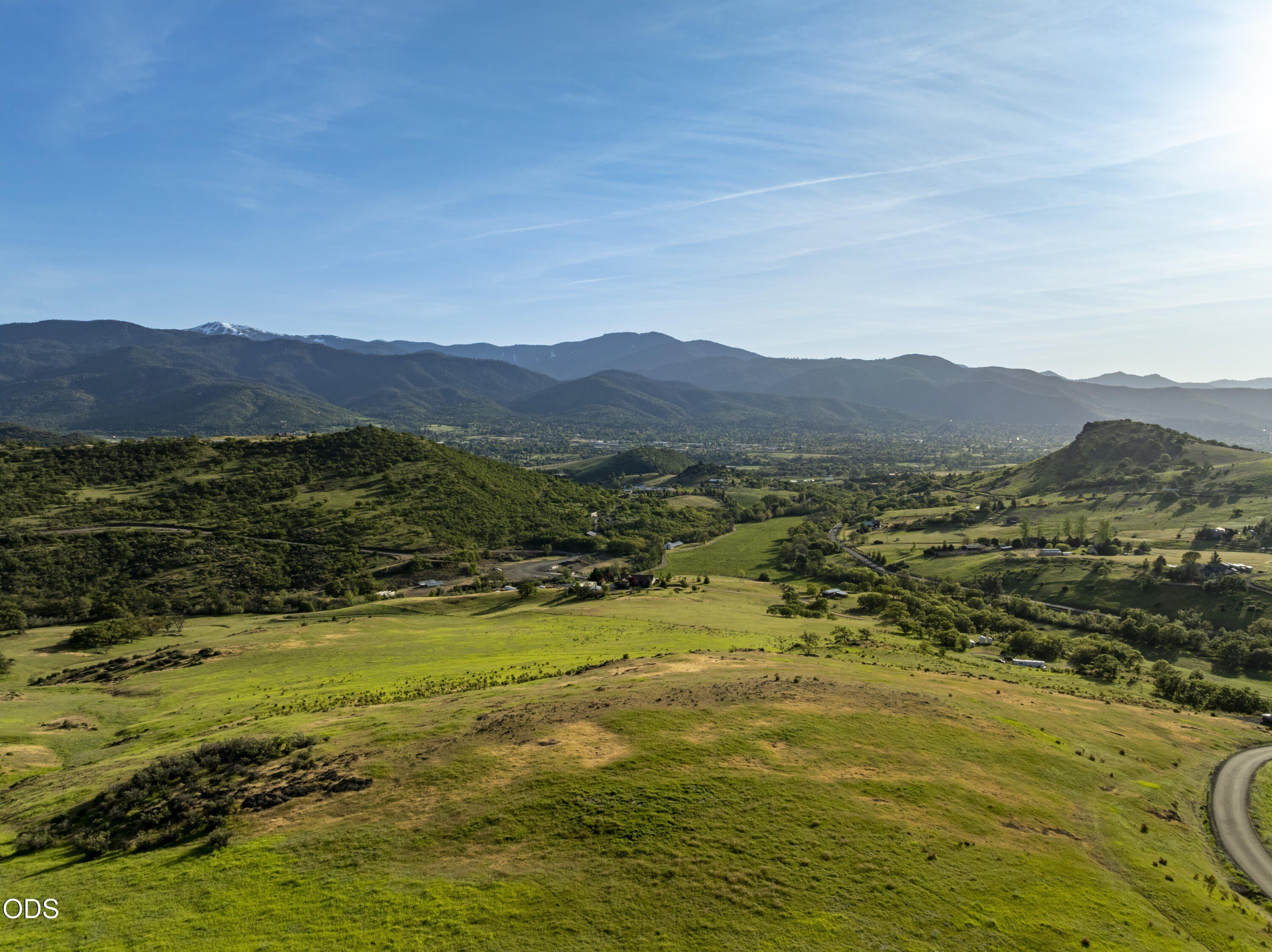 312 Sky Ridge Road. Ashland, OR 97520