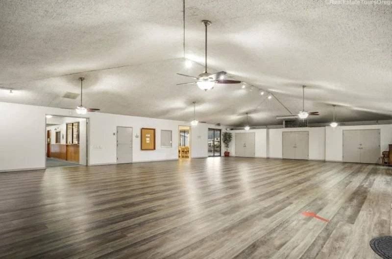 11778 Sw Royal Villa Dr. Tigard, OR 97224