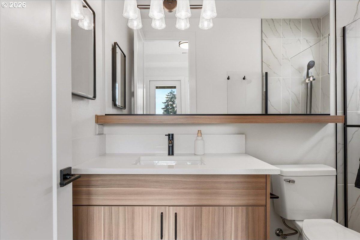 315 E Ave. Lake Oswego, OR 97034