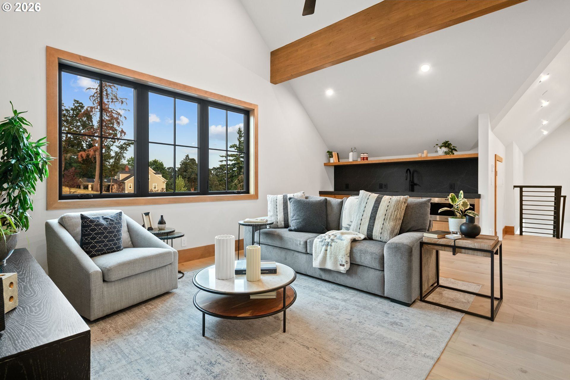 527 Sw Hoffman Rd. West Linn, OR 97068
