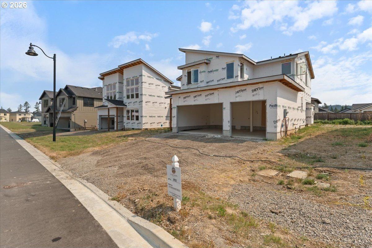 16710 Se Multnomah Falls Dr Lot 812. Happy Valley, OR 97086