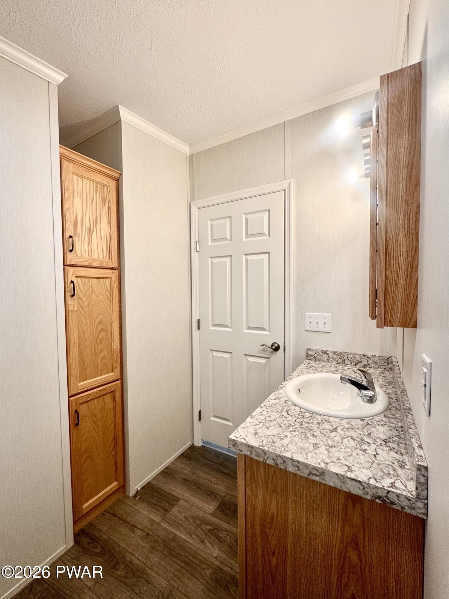 106 Middle Road. Greentown, PA 18426