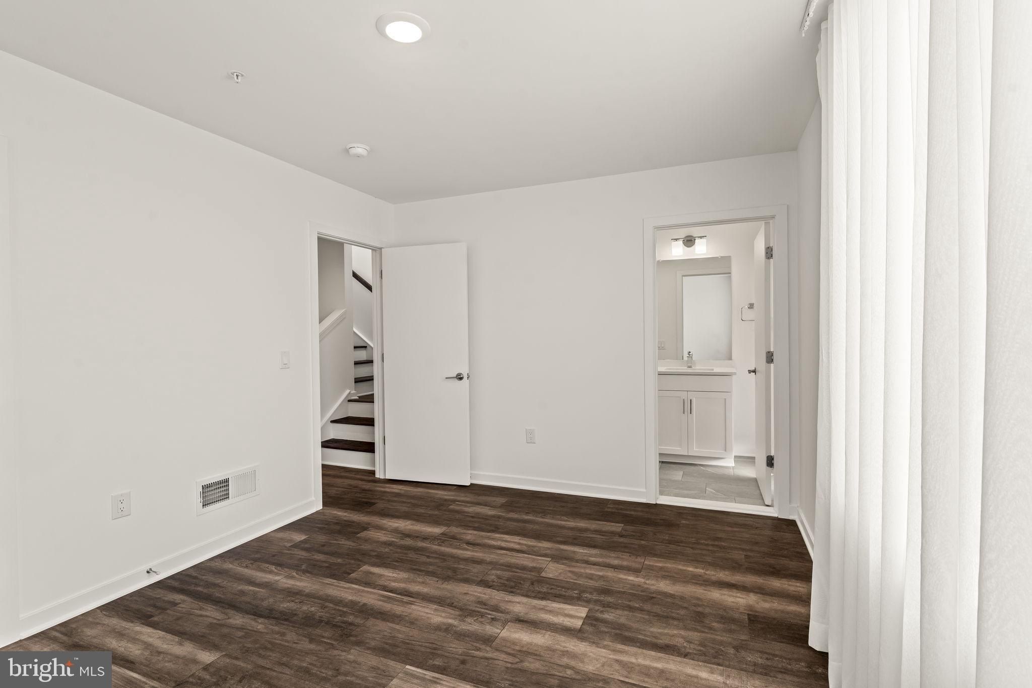 3108 Pierview Lane. Philadelphia, PA 19125