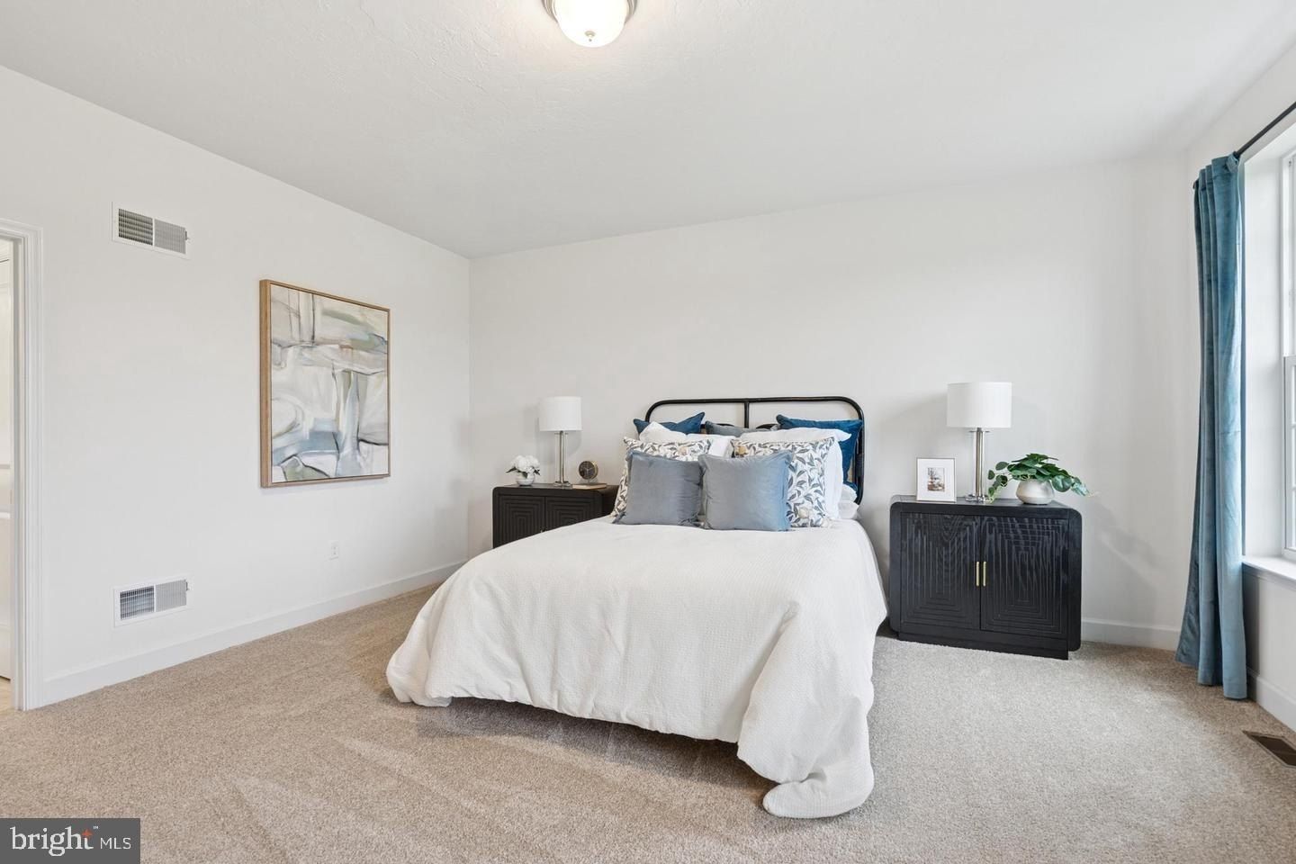 1525 Falcon Lane. Chambersburg, PA 17202