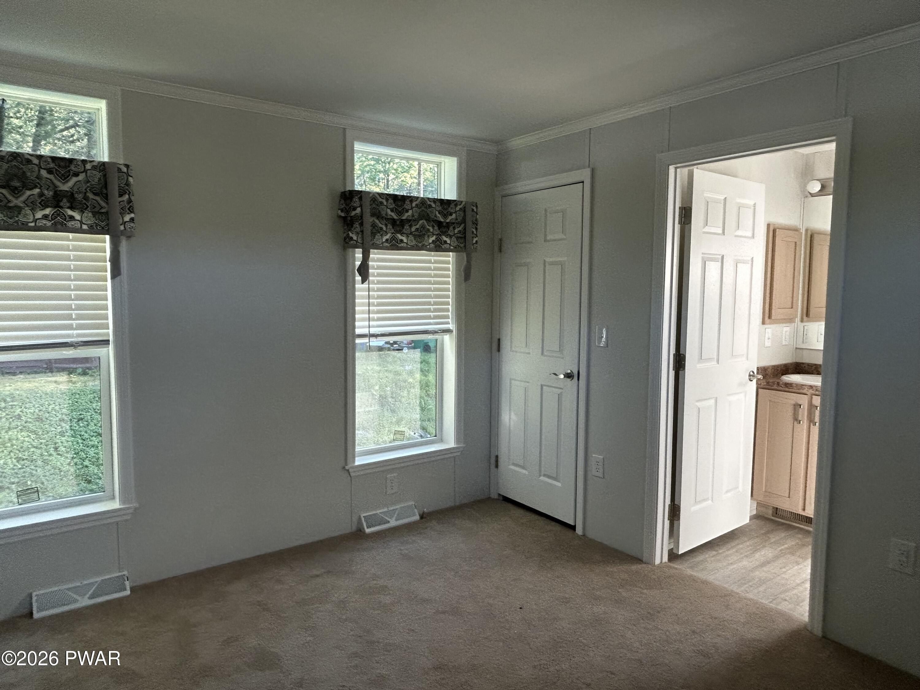107 Middle Road. Greentown, PA 18426