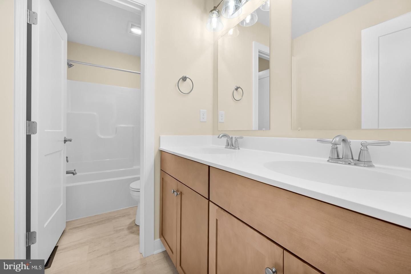 380 Ridgefield Drive. Elizabethtown, PA 17022