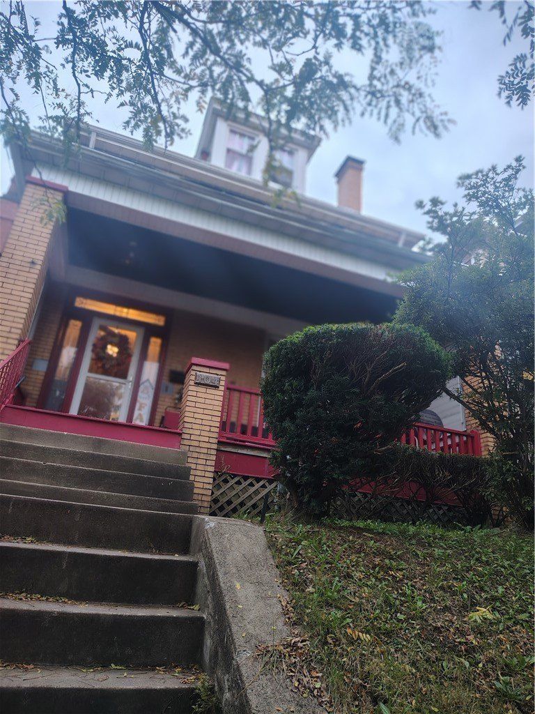 104 E Agnew Ave. Pittsburgh, PA 15210