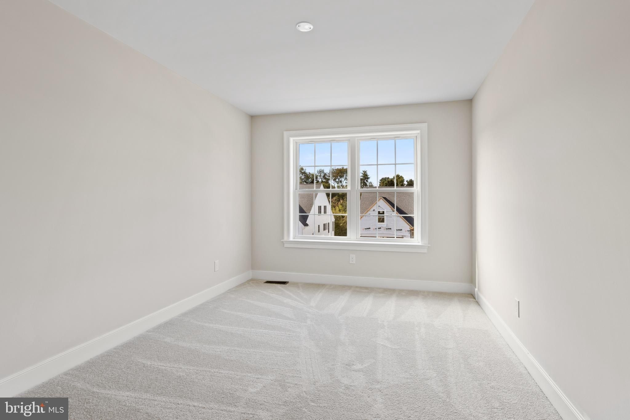 11011010 Trinity Drive. Oxford, PA 19363