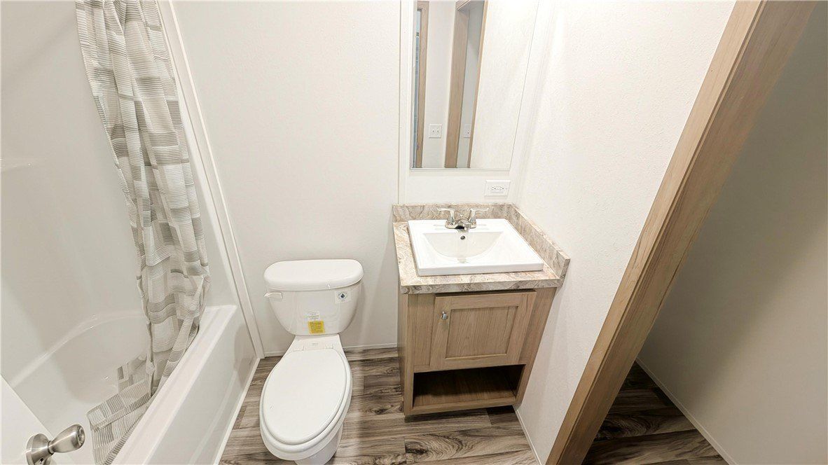 Cedar Ln. Valencia, PA 16059
