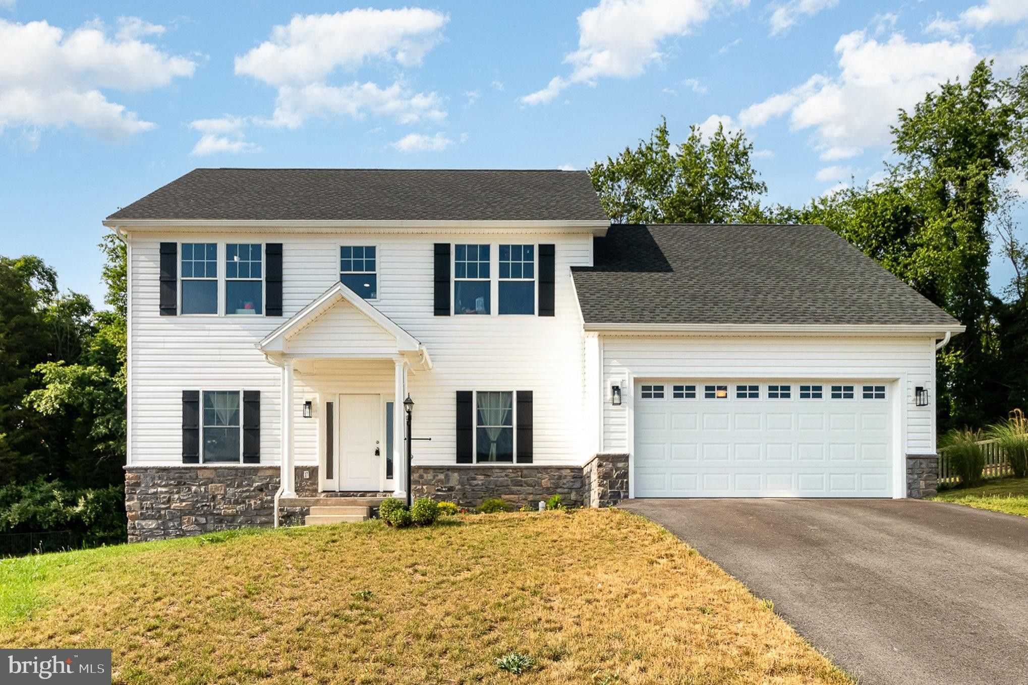 209 White Oak Circle. Mount Holly Springs, PA 17065