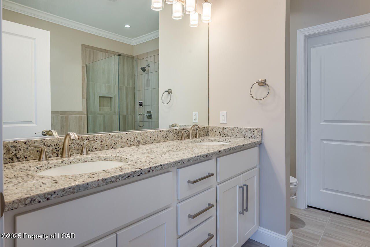 221 Sylvan Lane. Dallas, PA 18612