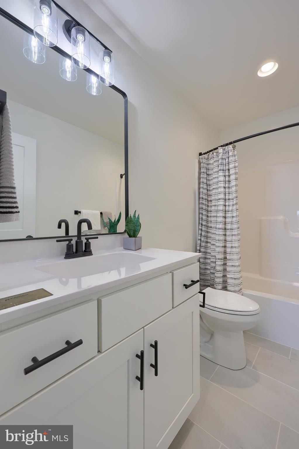 6447 Moline Lane. Harrisburg, PA 17111