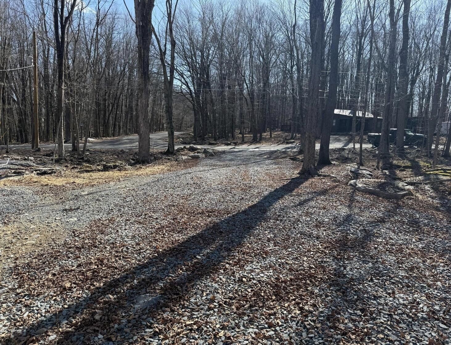 Woodledge E Lake Drive. Hawley, PA 18428