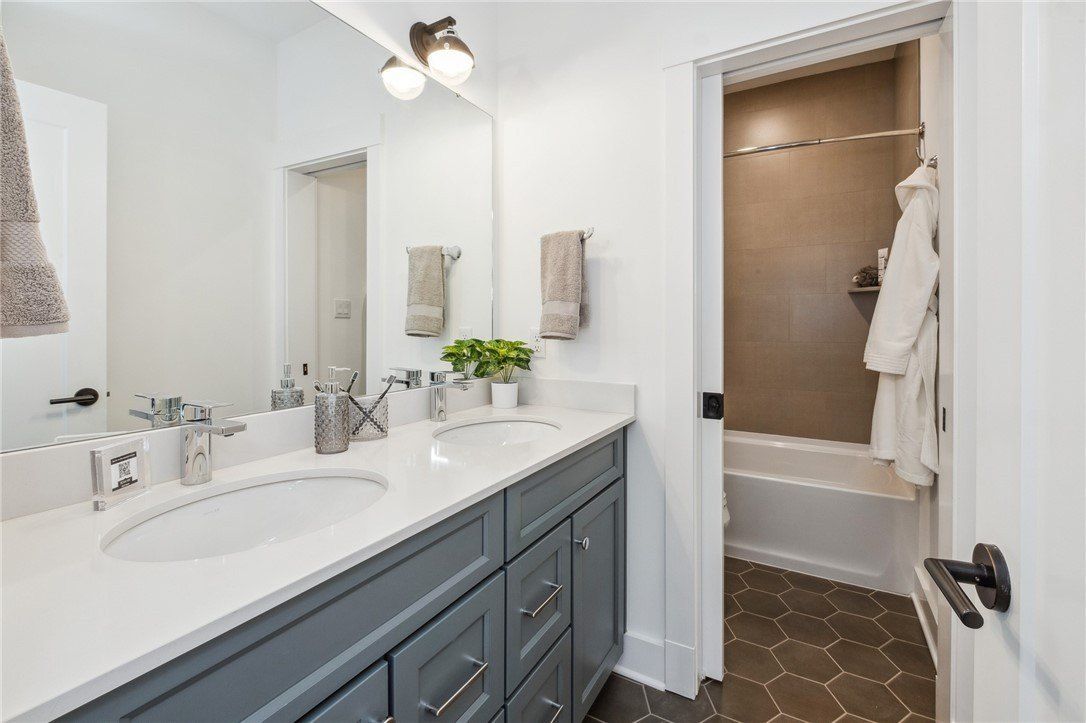 205 Rothaar Court. Venetia, PA 15367