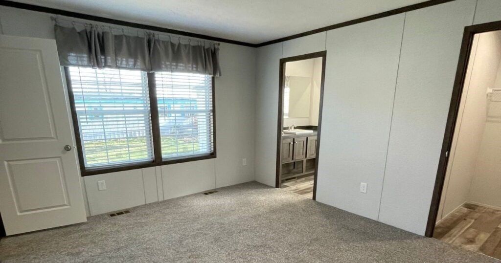 27 Skyline Dr. Tarentum, PA 15084