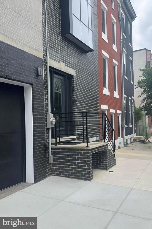 933 S 3Rd Street. Philadelphia, PA 19147