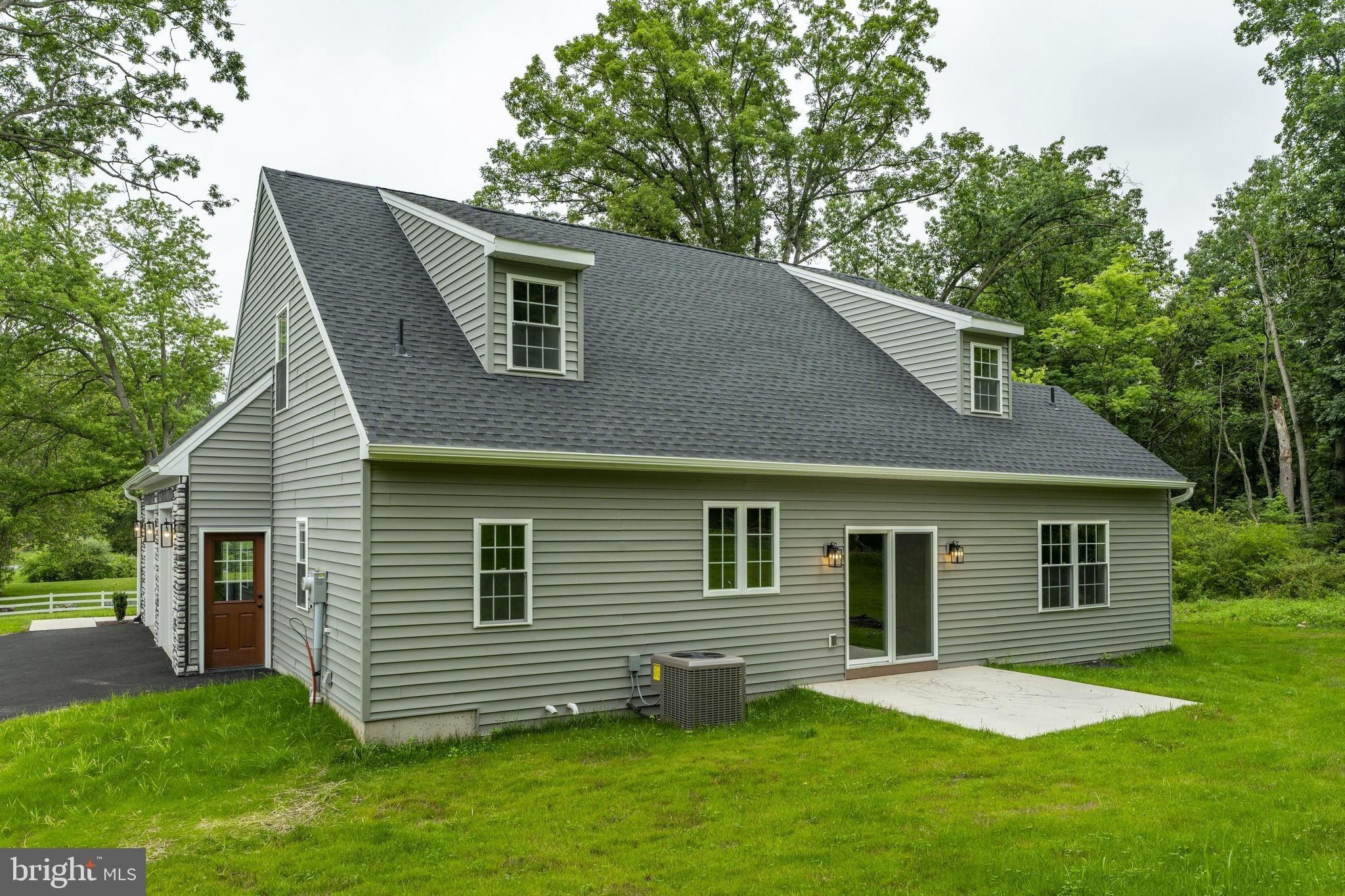 105 Lake Road. Elizabethtown, PA 17022