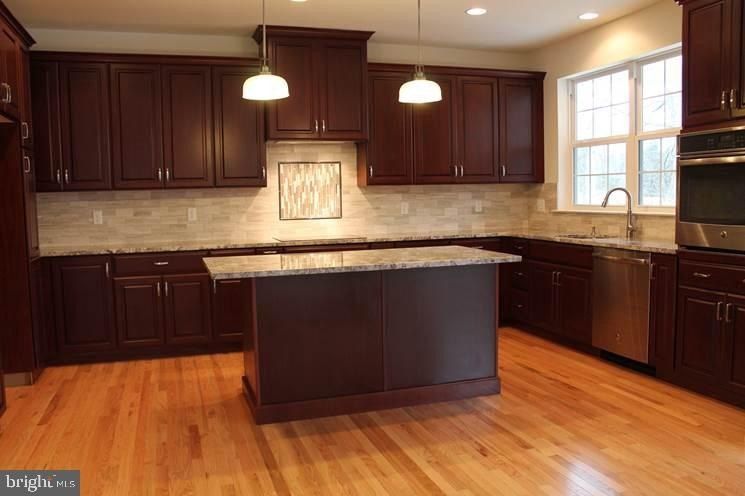 Sandy Run. Yardley, PA 19067