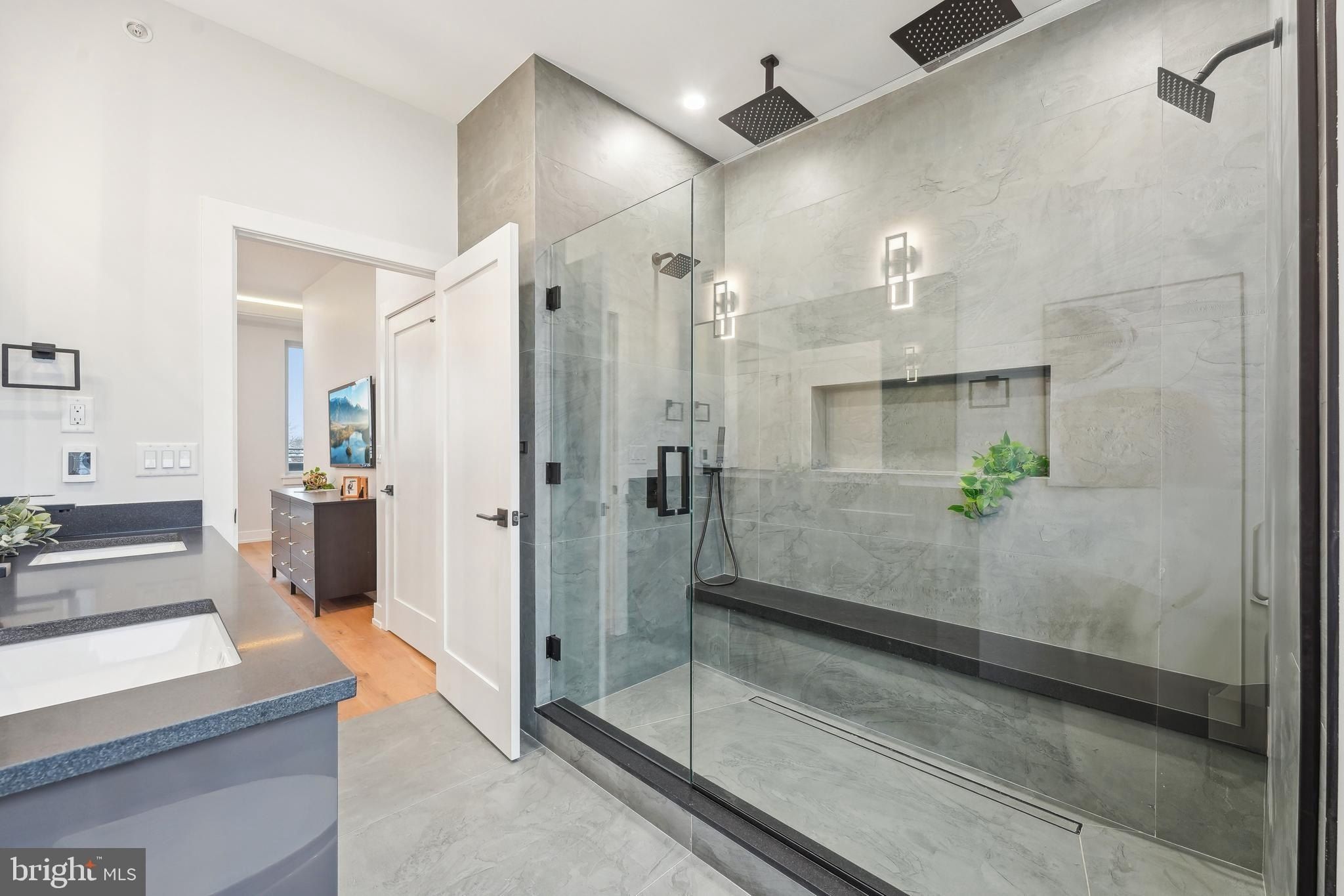 2515 Elkhart Street. Philadelphia, PA 19134