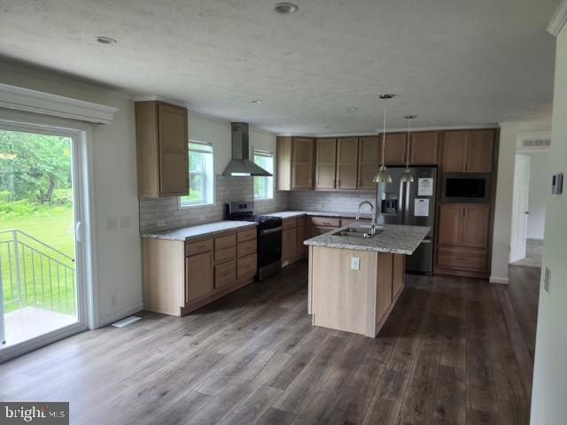 4937 Crayton Road. West Springfield, PA 16443