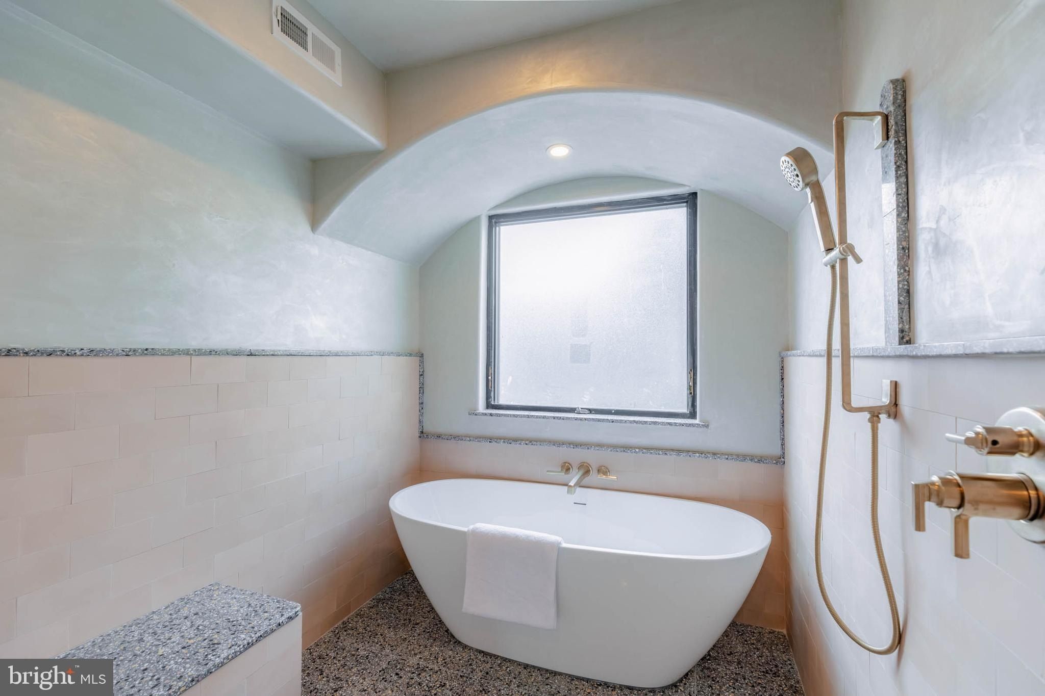 1714 Montrose Street Unit 4. Philadelphia, PA 19146