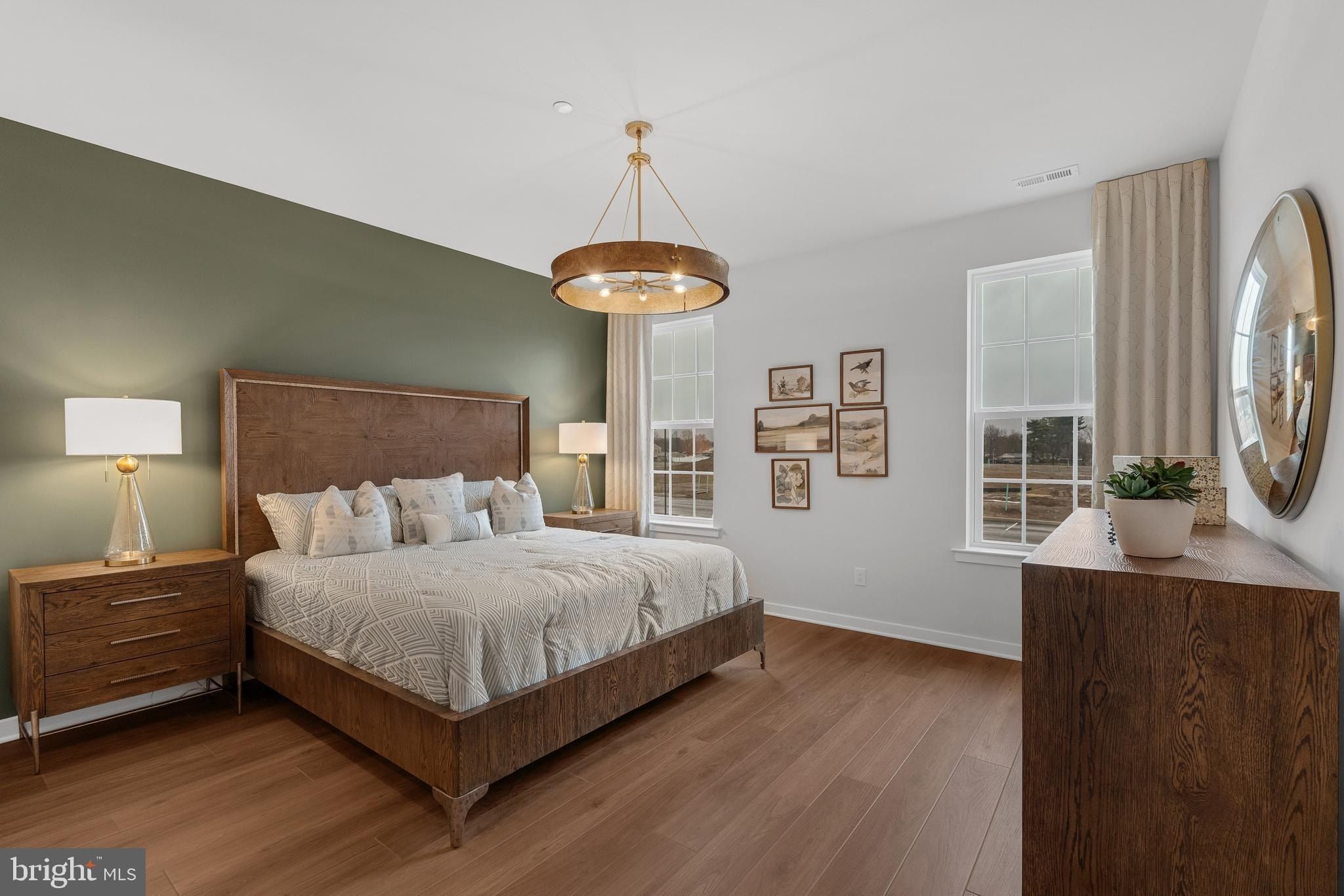 12 Ivy Lane. Levittown, PA 19055