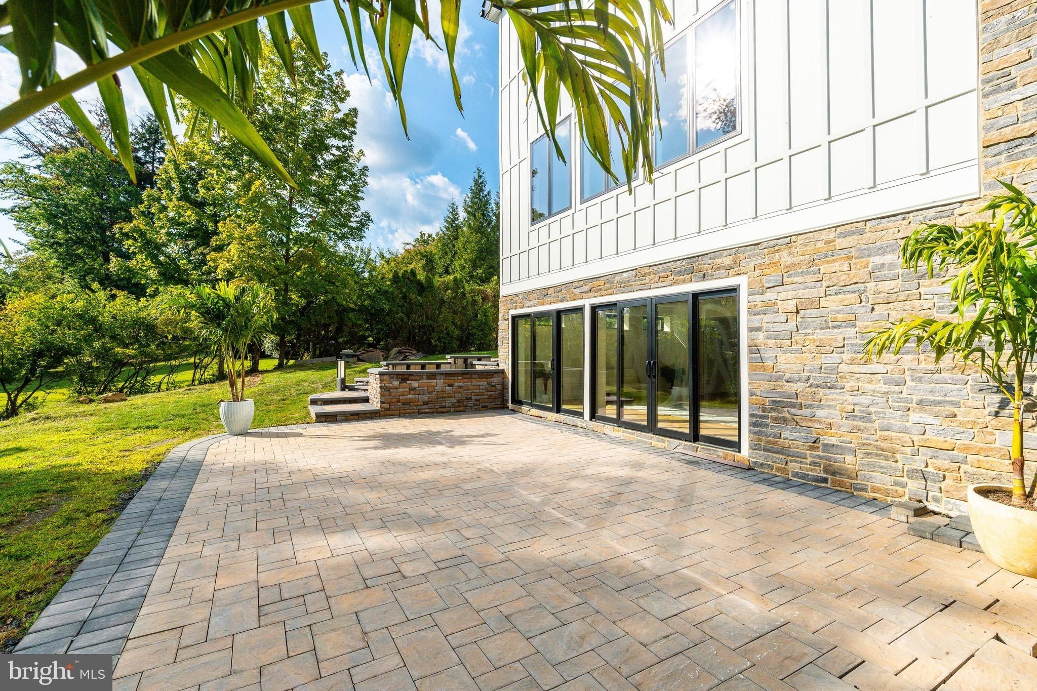 9402 Meadowbrook Avenue. Philadelphia, PA 19118