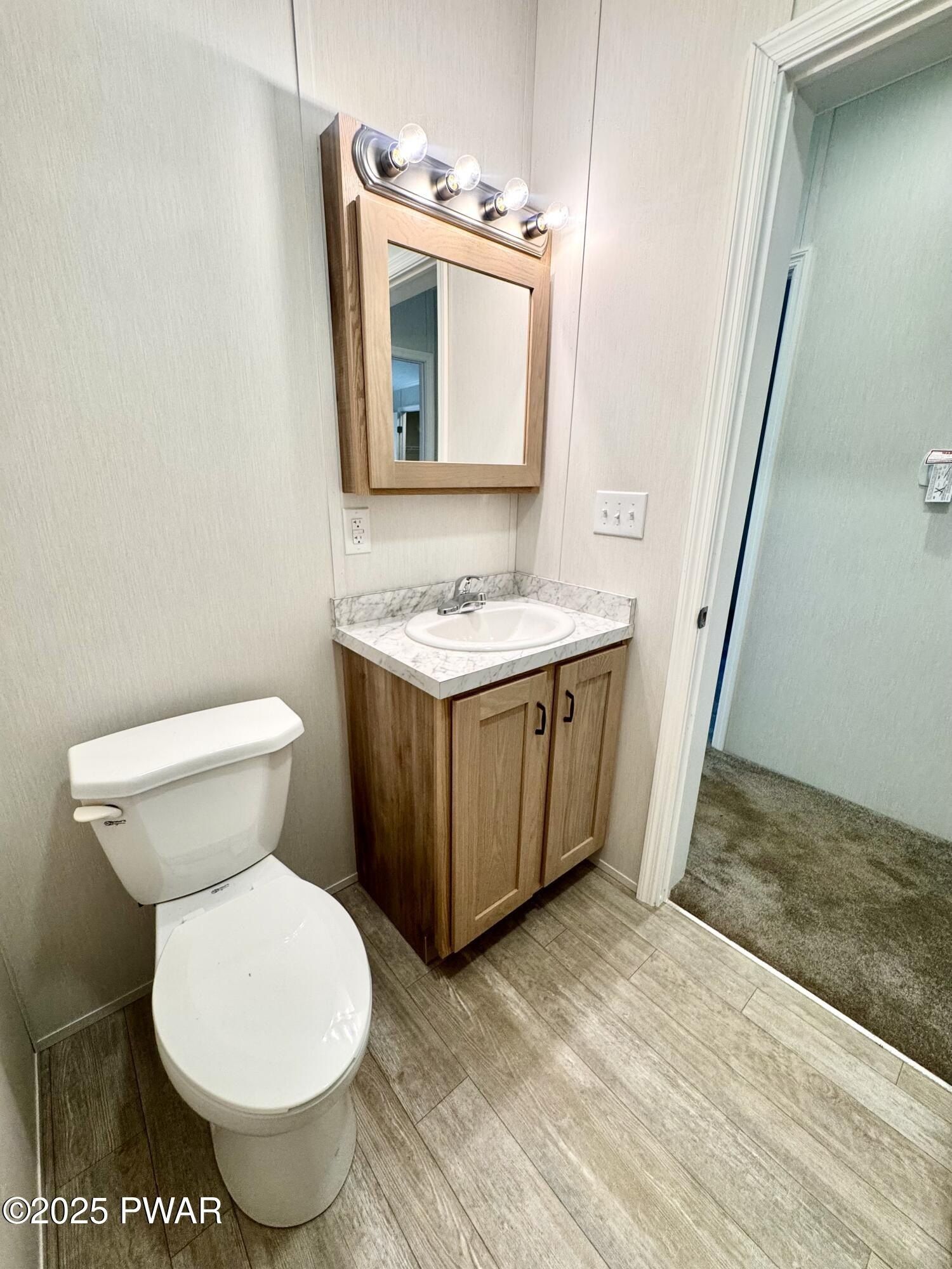 115 Middle Road. Greentown, PA 18426