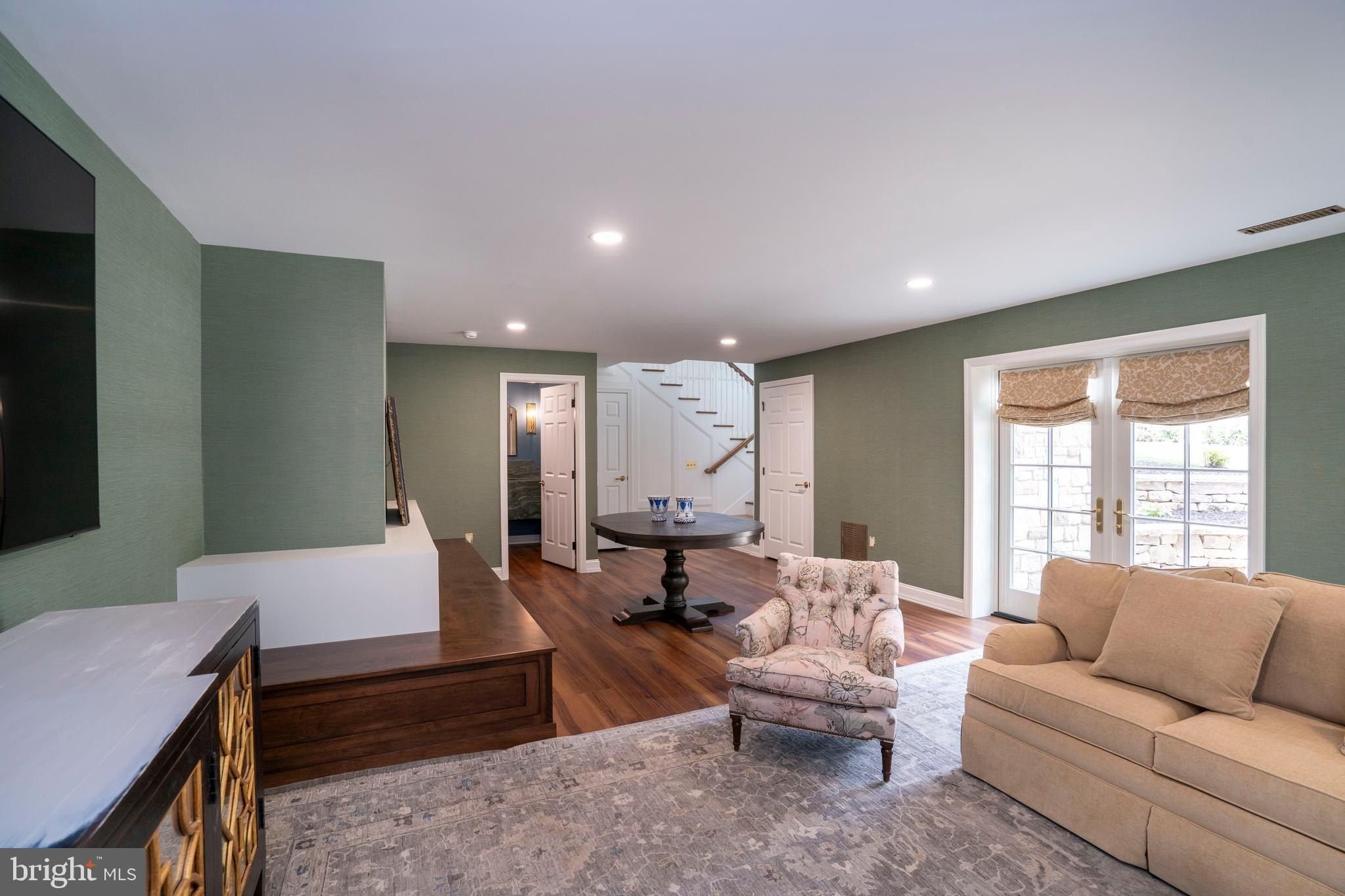 619 Mckee Street. State College, PA 16803