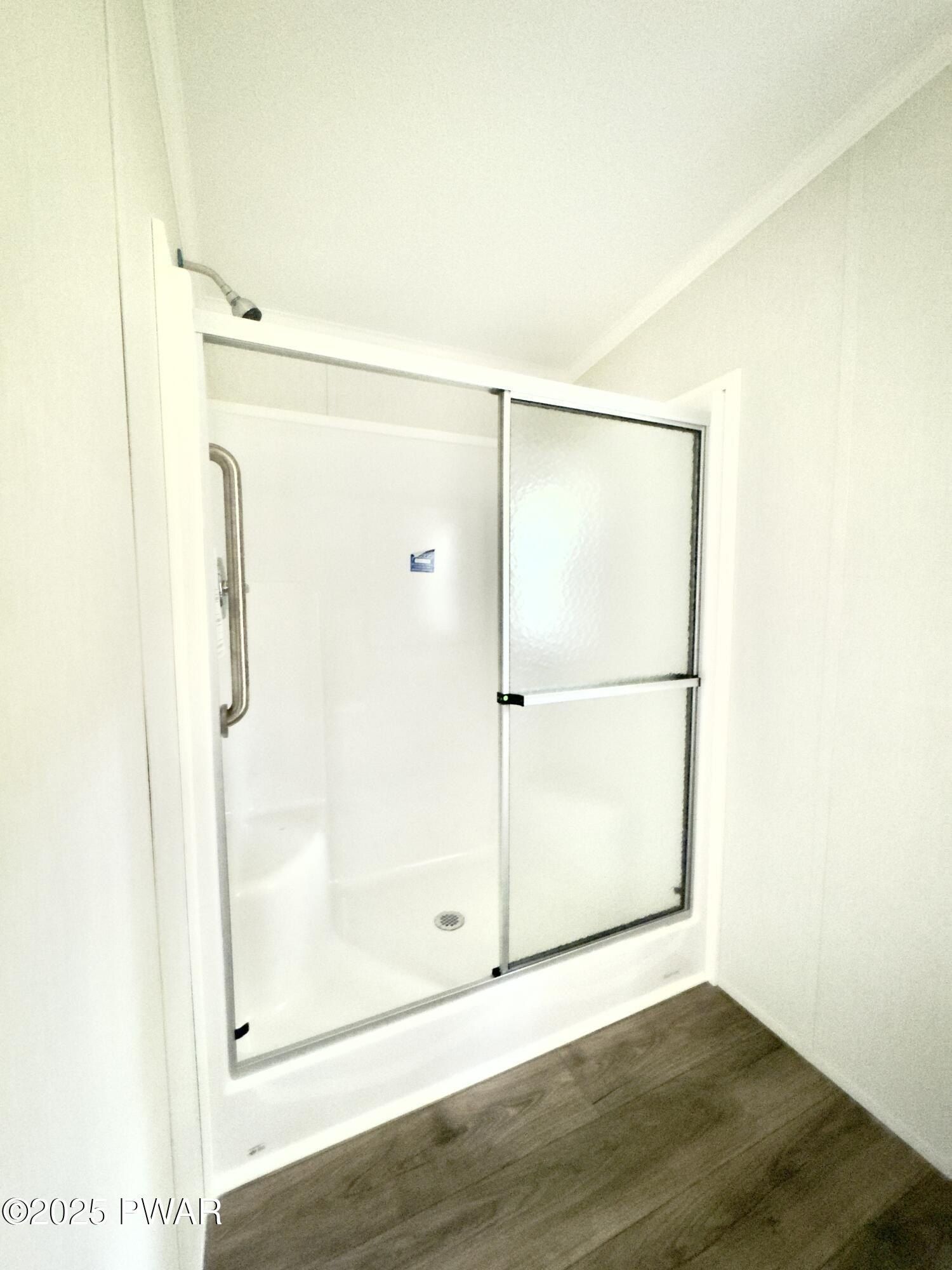 125 Middle Road. Greentown, PA 18426