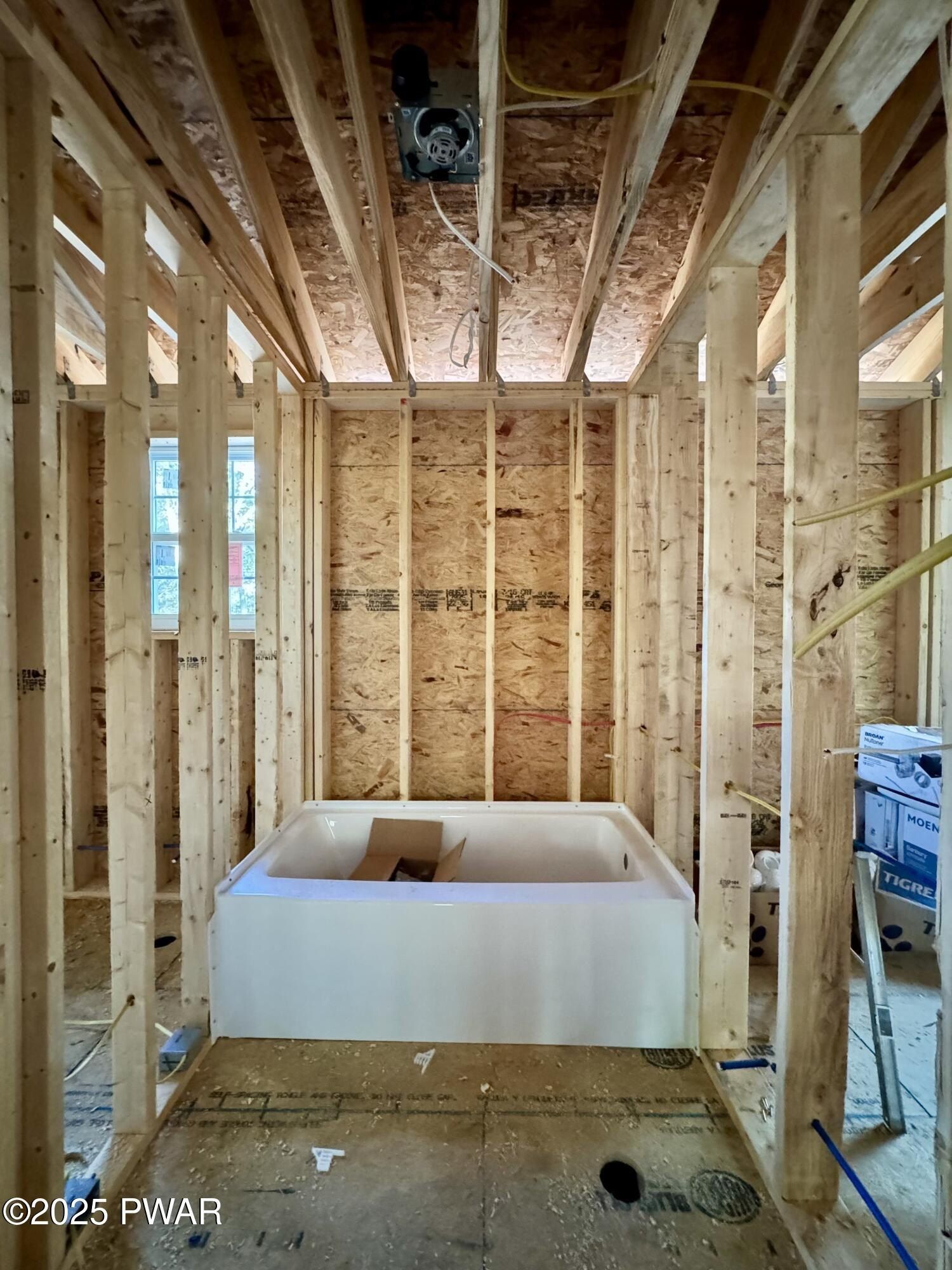 515 Hummingbird Court. Bushkill, PA 18324