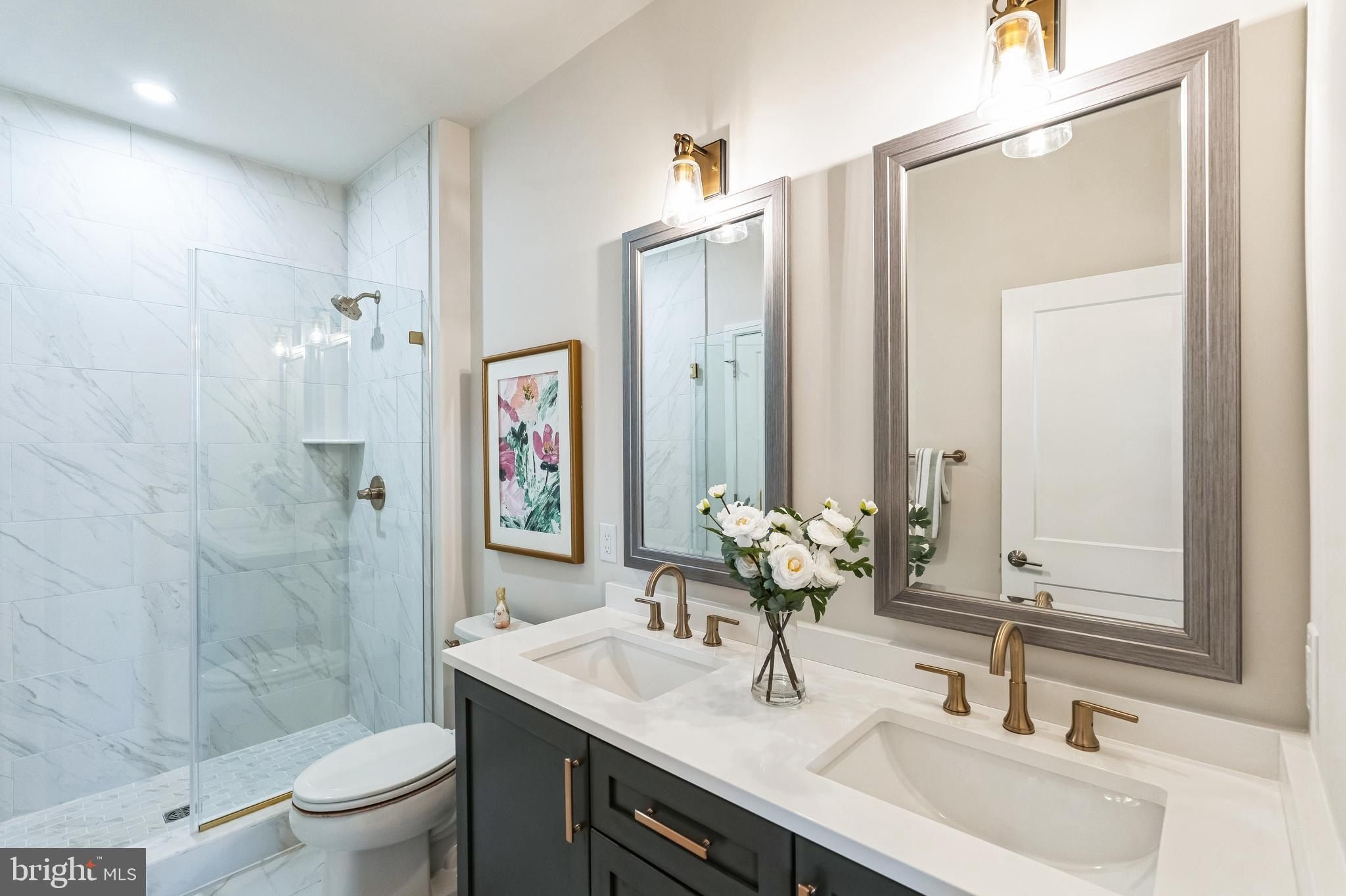 2 Ivy Lane. Levittown, PA 19055