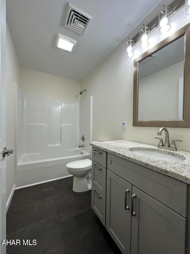 105 Red Tail Circle. Duncansville, PA 16635