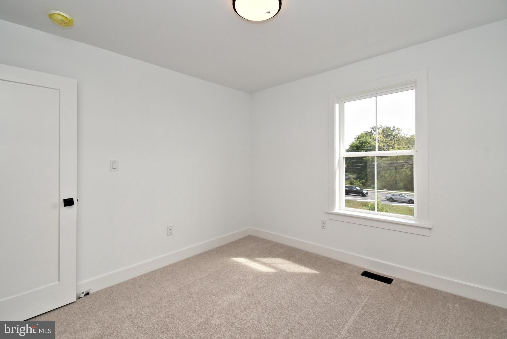 942 Stein Court. Warminster, PA 18974