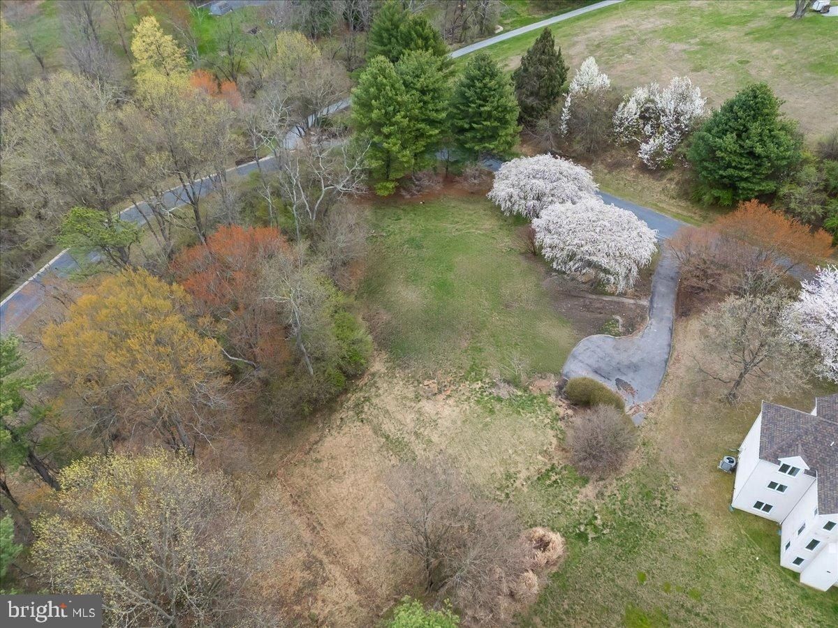 102 Knoxlyn Farm Drive. Kennett Square, PA 19348