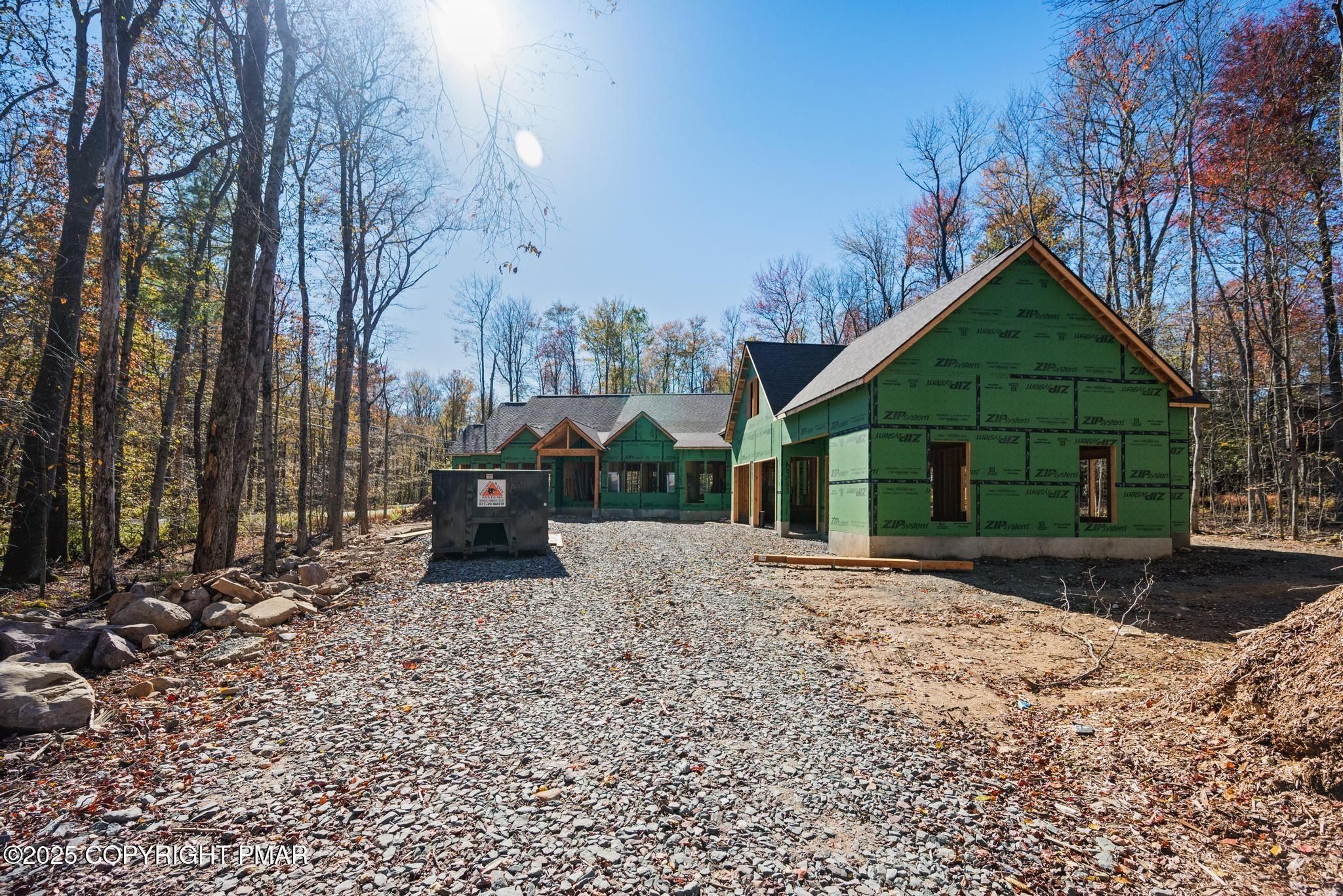 105 Boones Trail. Pocono Pines, PA 18350