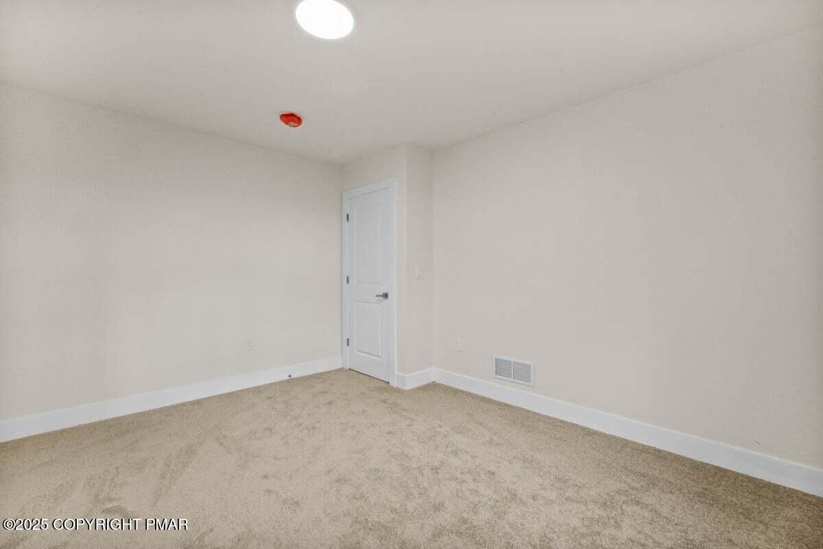 21 Piute Trail. Albrightsville, PA 18210